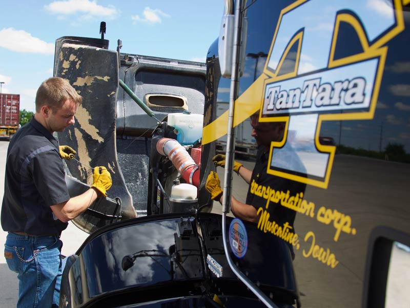 Truck Driving Jobs in Iowa and Illinios
